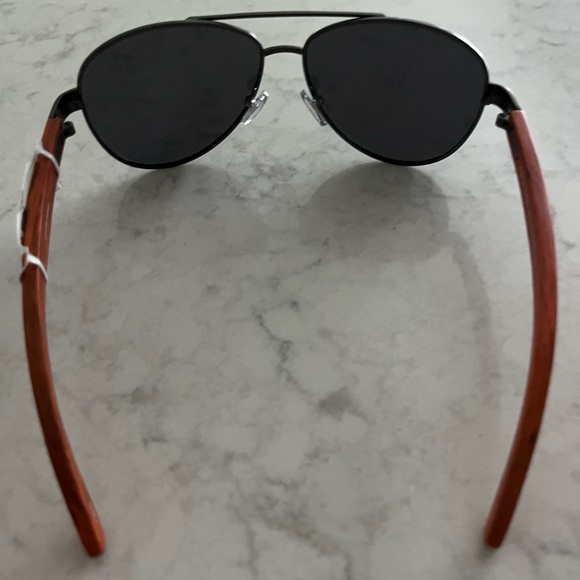 Polarized Aviator Sunglasses - Picture 3 of 5